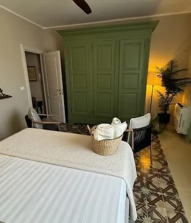Penthouse Lady Packard Apartment Noto