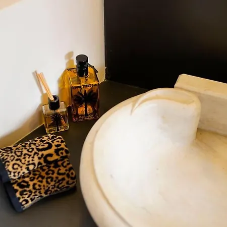 Penthouse Lady Packard Apartment