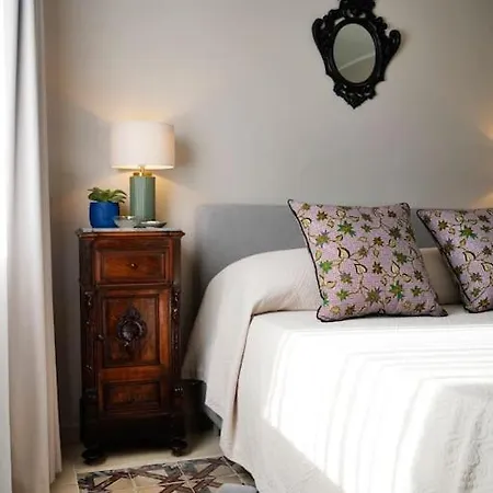 Penthouse Lady Packard * Noto