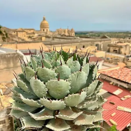 Penthouse Lady Packard Apartment Noto